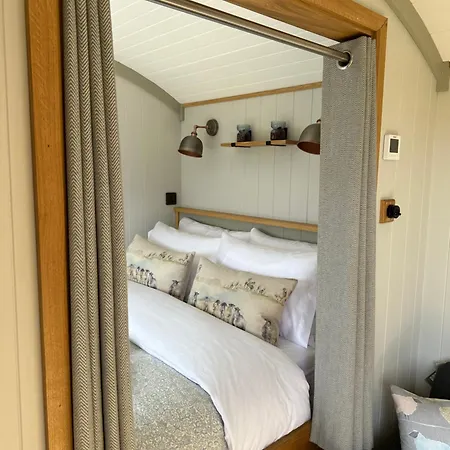 Private And Peaceful In A Luxury Shepherds Hut Near Feriegård